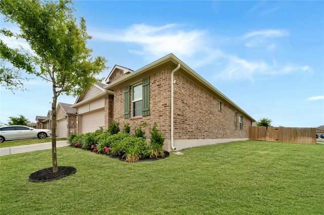 141 Medinah LN, San Marcos, TX 78666