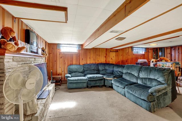 4613 SOUTH RD, Harrisburg, PA 17109