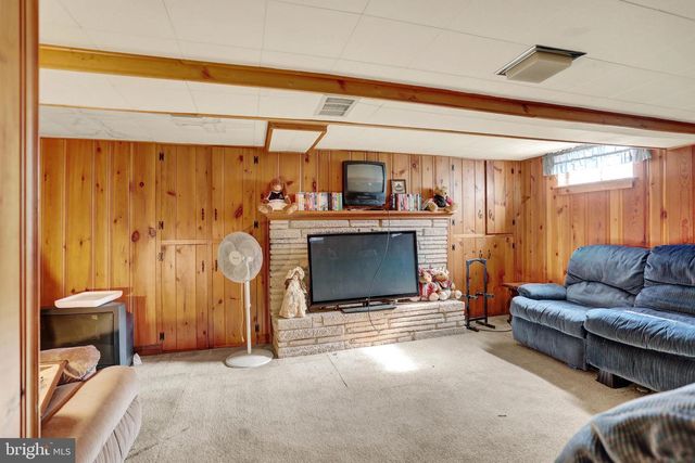 4613 SOUTH RD, Harrisburg, PA 17109
