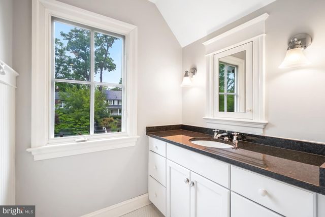 4004 UNDERWOOD ST, Chevy Chase, MD 20815