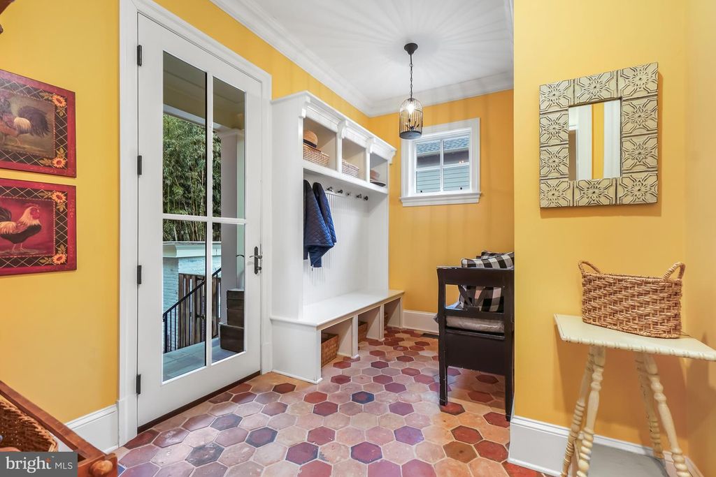 Image 14 of property listing at 4004 UNDERWOOD ST, Chevy Chase, MD 20815