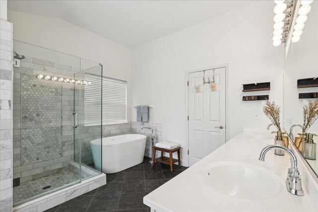 12790 W Sanctuary Lane, Lake Bluff, IL 60044