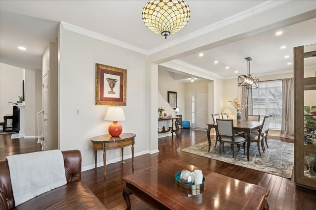 12790 W Sanctuary Lane, Lake Bluff, IL 60044