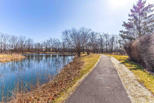 12790 W Sanctuary Lane, Lake Bluff, IL 60044