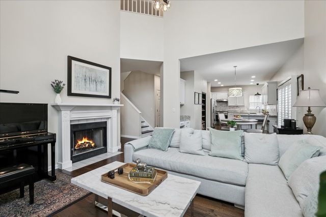 12790 W Sanctuary Lane, Lake Bluff, IL 60044