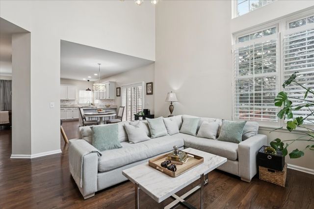 12790 W Sanctuary Lane, Lake Bluff, IL 60044