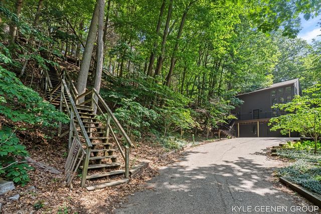 4719 Foxhill Lane, Macatawa, MI 49434