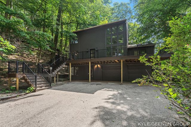4719 Foxhill Lane, Macatawa, MI 49434