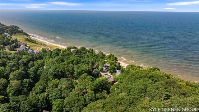 4719 Foxhill Lane, Macatawa, MI 49434