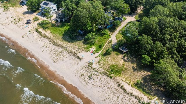 4719 Foxhill Lane, Macatawa, MI 49434