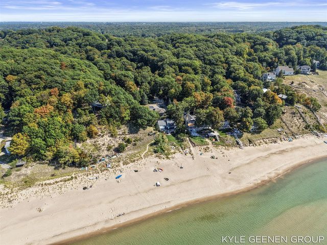 4719 Foxhill Lane, Macatawa, MI 49434