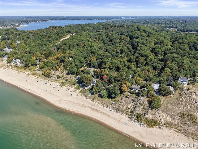 4719 Foxhill Lane, Macatawa, MI 49434