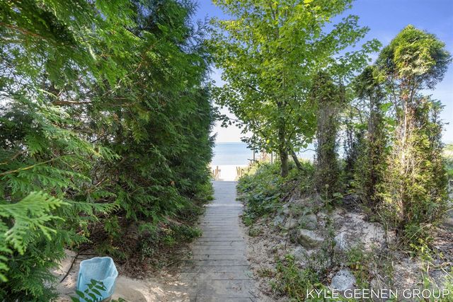 4719 Foxhill Lane, Macatawa, MI 49434
