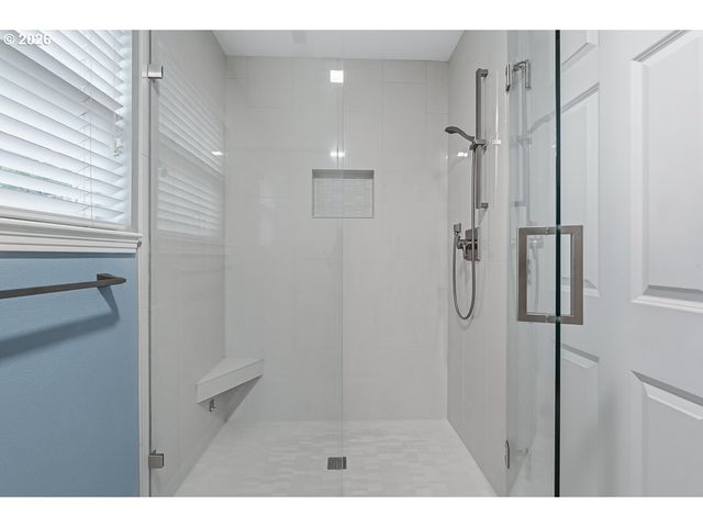 3052 CLUB HOUSE Ct, West Linn, OR 97068