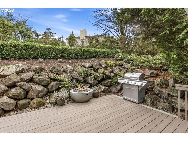 3052 CLUB HOUSE Ct, West Linn, OR 97068