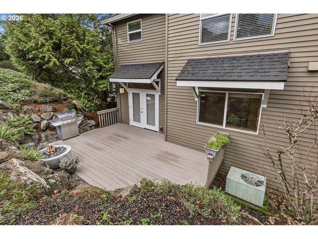 3052 CLUB HOUSE Ct, West Linn, OR 97068