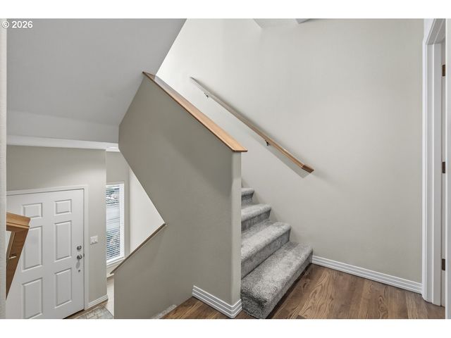 3052 CLUB HOUSE Ct, West Linn, OR 97068