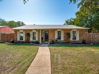 5044 Brandenburg Lane, The Colony, TX 75056