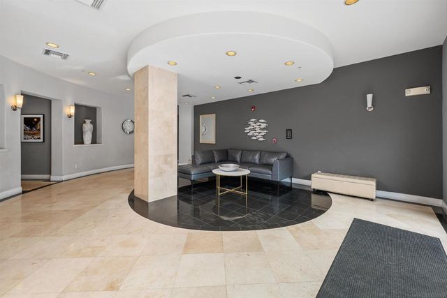 350 K St 614, San Diego, CA 92101