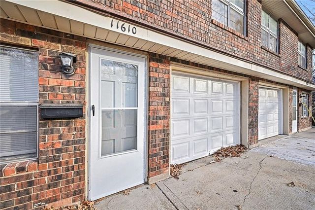 11610-11612 Ivanhoe Court, Independence, MO 64052