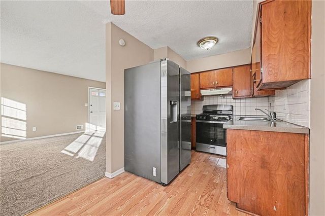 11610-11612 Ivanhoe Court, Independence, MO 64052