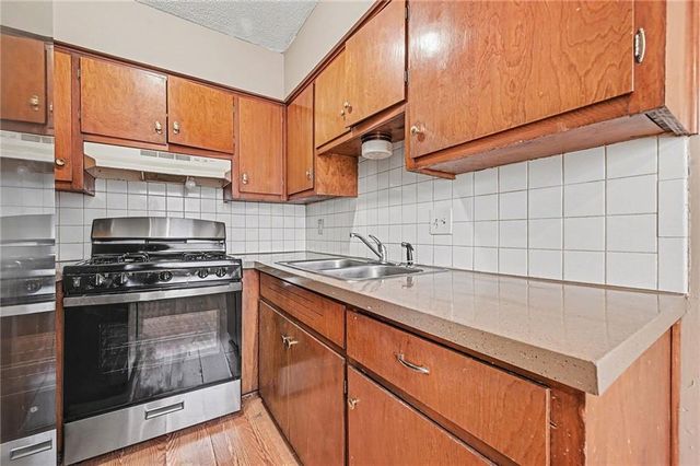 11610-11612 Ivanhoe Court, Independence, MO 64052