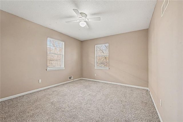 11610-11612 Ivanhoe Court, Independence, MO 64052