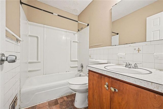 11610-11612 Ivanhoe Court, Independence, MO 64052