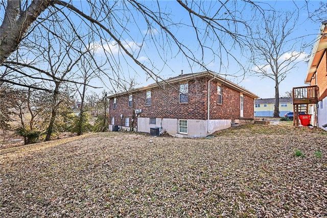 11610-11612 Ivanhoe Court, Independence, MO 64052