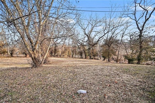 11610-11612 Ivanhoe Court, Independence, MO 64052