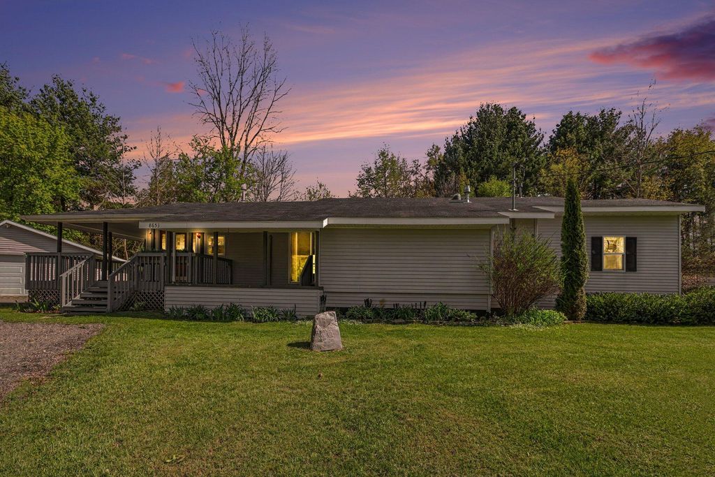 8653 Chain O Lakes Drive, Hope Twp, MI 49046