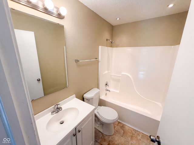 11307 Narrowleaf Drive, Indianapolis, IN 46235