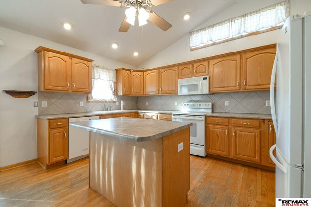 2021 Philadelphia Drive, Lincoln, NE 68521