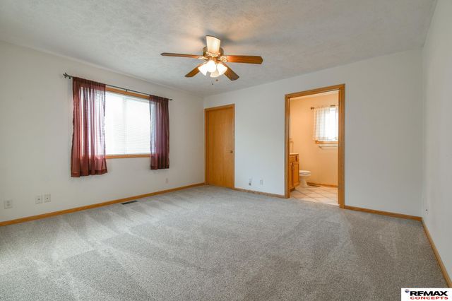 2021 Philadelphia Drive, Lincoln, NE 68521