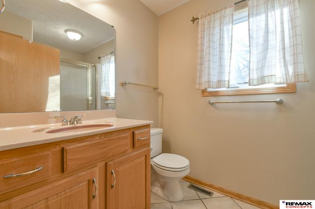 2021 Philadelphia Drive, Lincoln, NE 68521