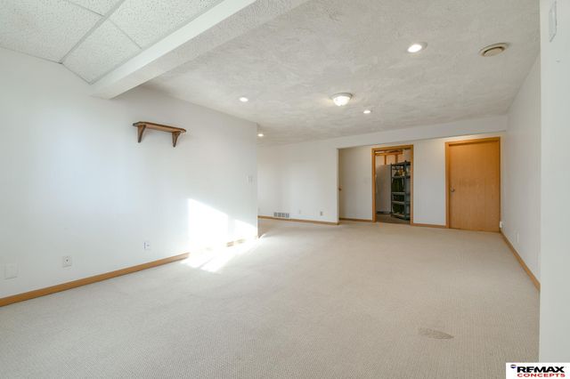 2021 Philadelphia Drive, Lincoln, NE 68521