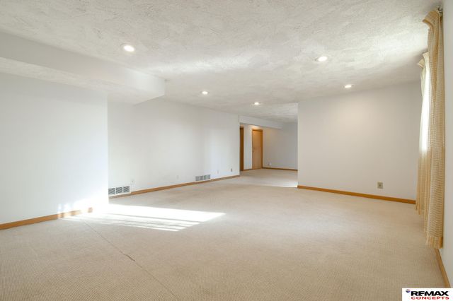 2021 Philadelphia Drive, Lincoln, NE 68521