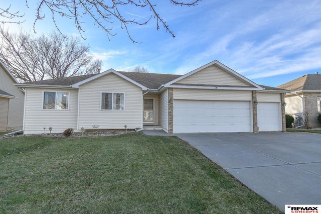 2021 Philadelphia Drive, Lincoln, NE 68521