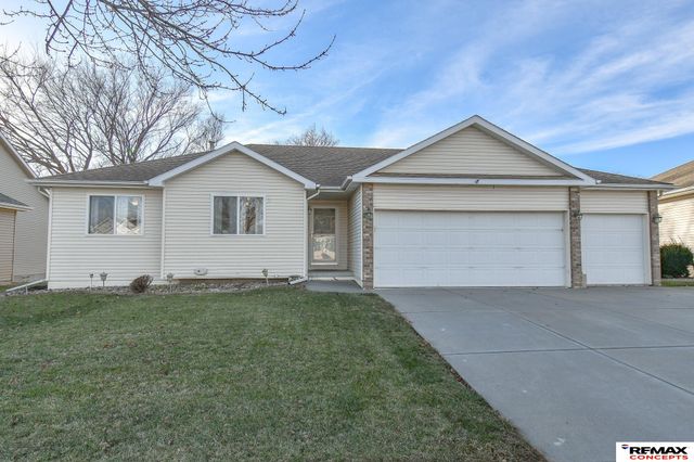 2021 Philadelphia Drive, Lincoln, NE 68521
