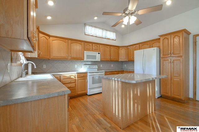 2021 Philadelphia Drive, Lincoln, NE 68521