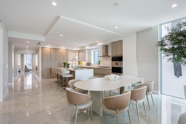 475 E Royal Palm Road 605, Boca Raton, FL 33432