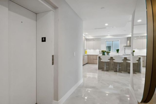 475 E Royal Palm Road 605, Boca Raton, FL 33432