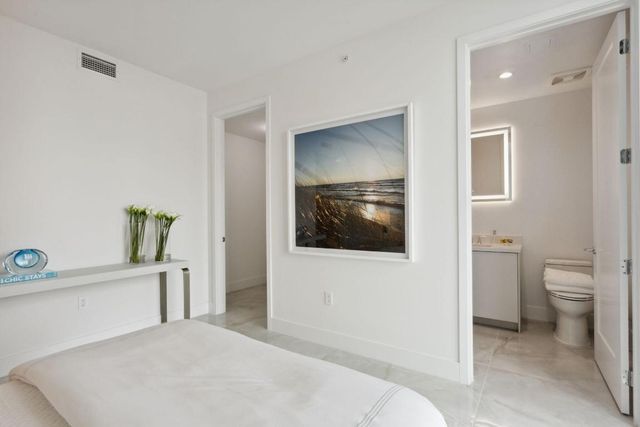 475 E Royal Palm Road 605, Boca Raton, FL 33432