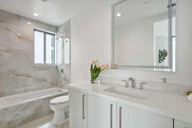 475 E Royal Palm Road 605, Boca Raton, FL 33432