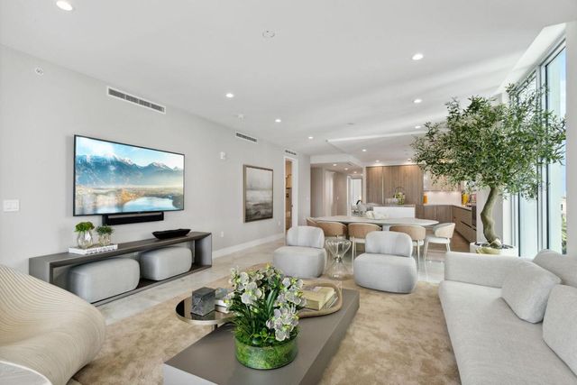 475 E Royal Palm Road 605, Boca Raton, FL 33432