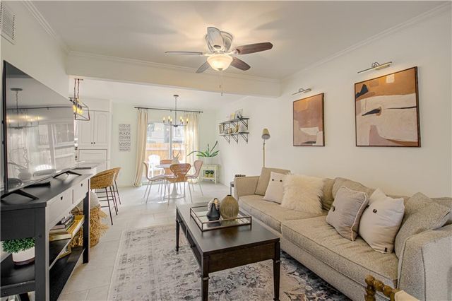 6739 W 108th Terrace, Overland Park, KS 66211