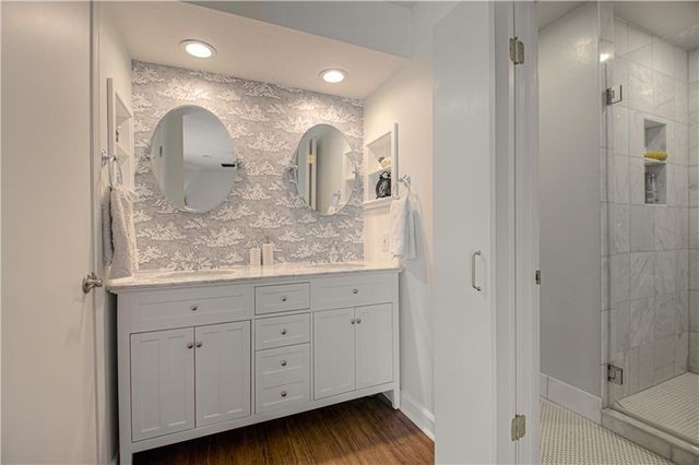 6739 W 108th Terrace, Overland Park, KS 66211