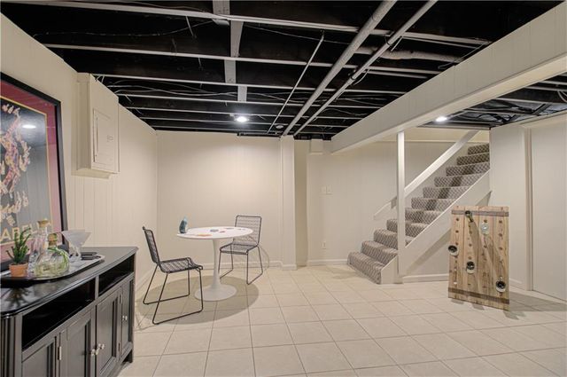 6739 W 108th Terrace, Overland Park, KS 66211