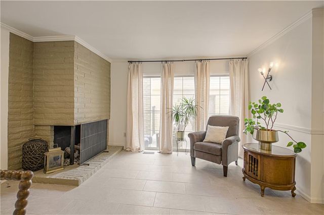 6739 W 108th Terrace, Overland Park, KS 66211