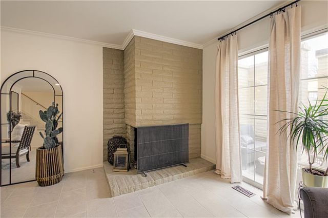 6739 W 108th Terrace, Overland Park, KS 66211